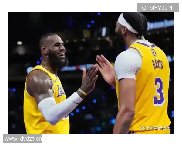 詹姆斯和东契奇合砍49分 里夫斯复出湖人客场轻取篮网