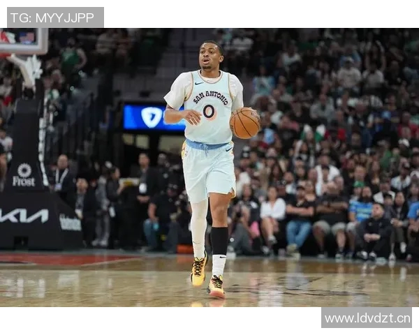 马刺7连胜,剑指西部第一!文班17分11板5帽,布克伤退,格林26分